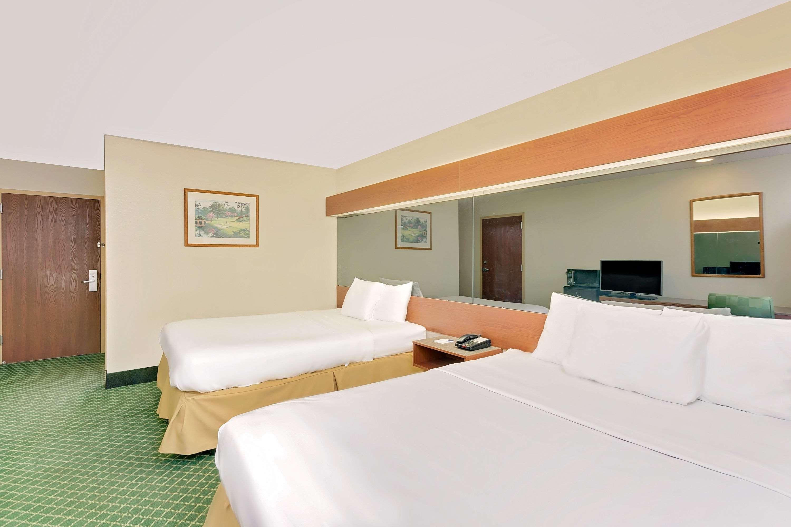 Microtel Inn & Suites By Wyndham Augusta/Riverwatch Exterior foto